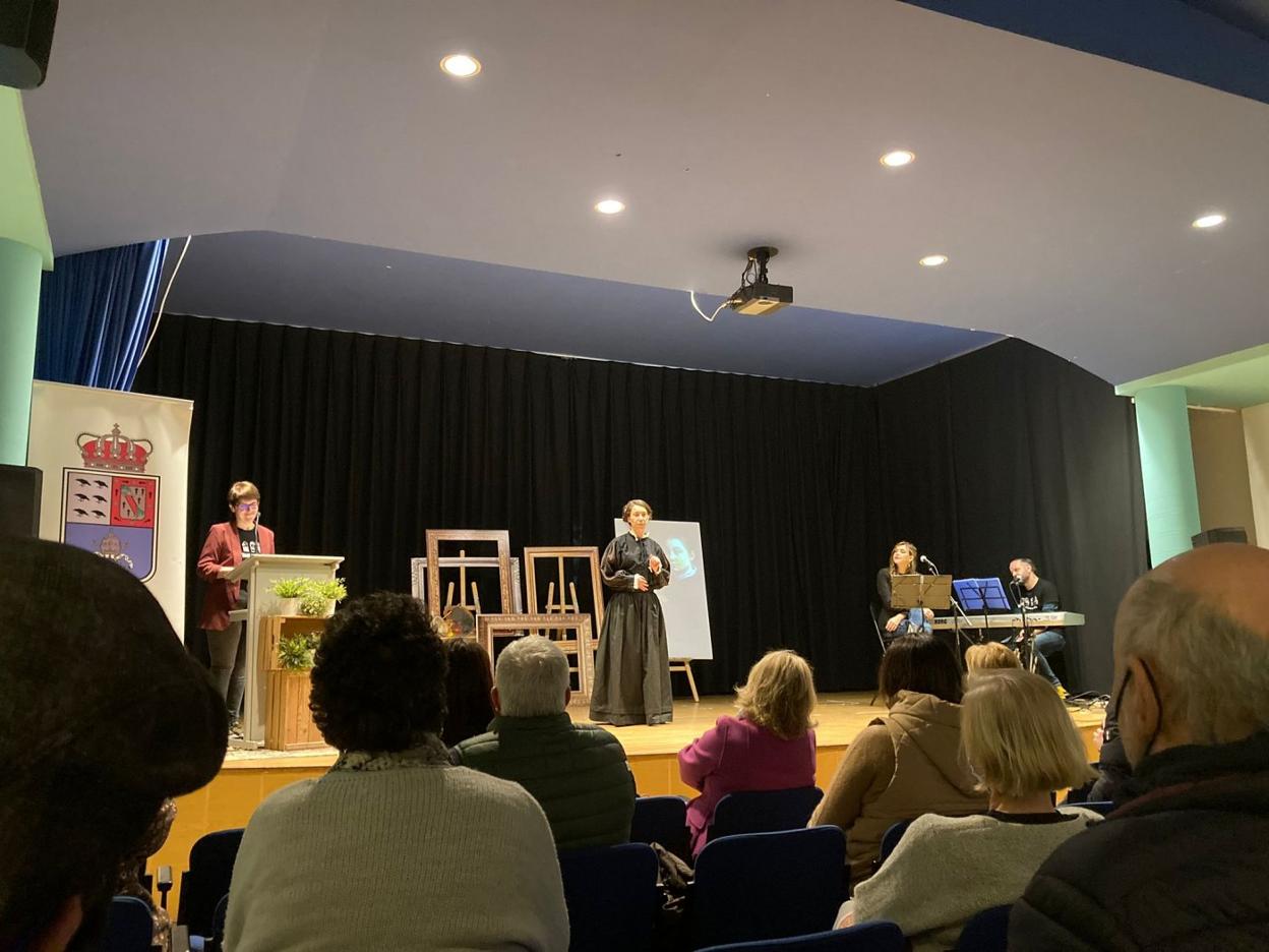 Cudillero. La villa también sumó su voz a la de toda Asturias con su primera gala del Día de las Mujeres, a la que acudió Delia Losa. 