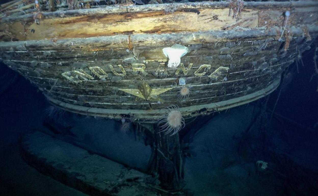 La popa del Endurance con el nombre y estrella polar emblemática. / FALKLANDS MARITIME HERITAGE TRUST AND NATIONAL GEOGRAPHIC