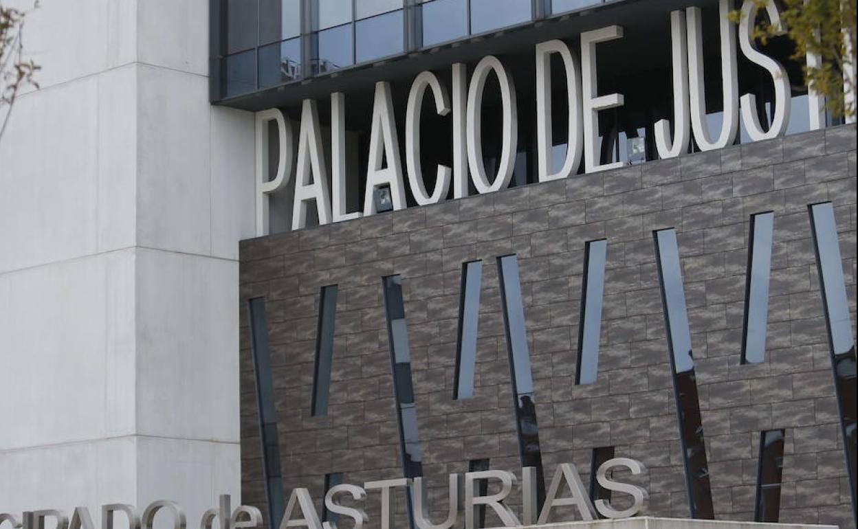 Un hombre se enfrenta a seis años de cárcel por abusar de su hija desde que tenía tres años en Gijón