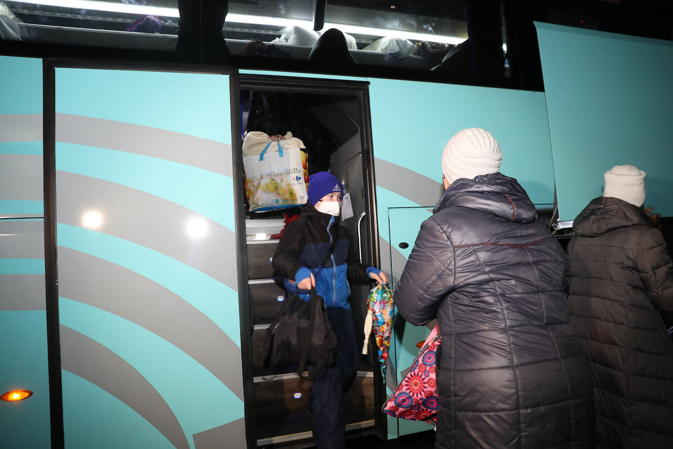 Más de 300 voluntarios han trabajado para adecuar el colegio San José para su llegada: «Hemos conseguido montar una casa para cincuenta personas en dos días»