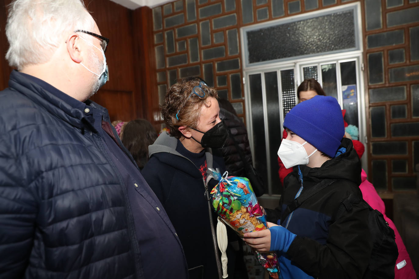 Más de 300 voluntarios han trabajado para adecuar el colegio San José para su llegada: «Hemos conseguido montar una casa para cincuenta personas en dos días»