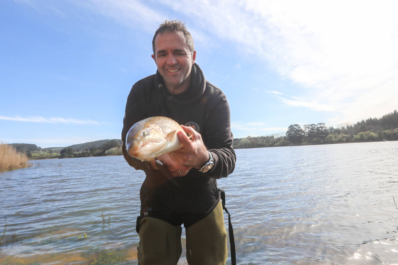 Fotos: La trucha vuelve a La Granda