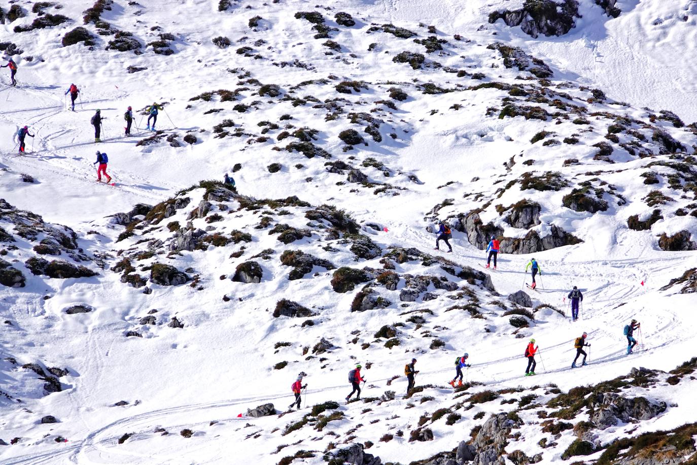 La carrera de esquí de montaña reúne este fin de semana a 120 participantes de toda España y Europa en el macizo de Andara, en los Picos