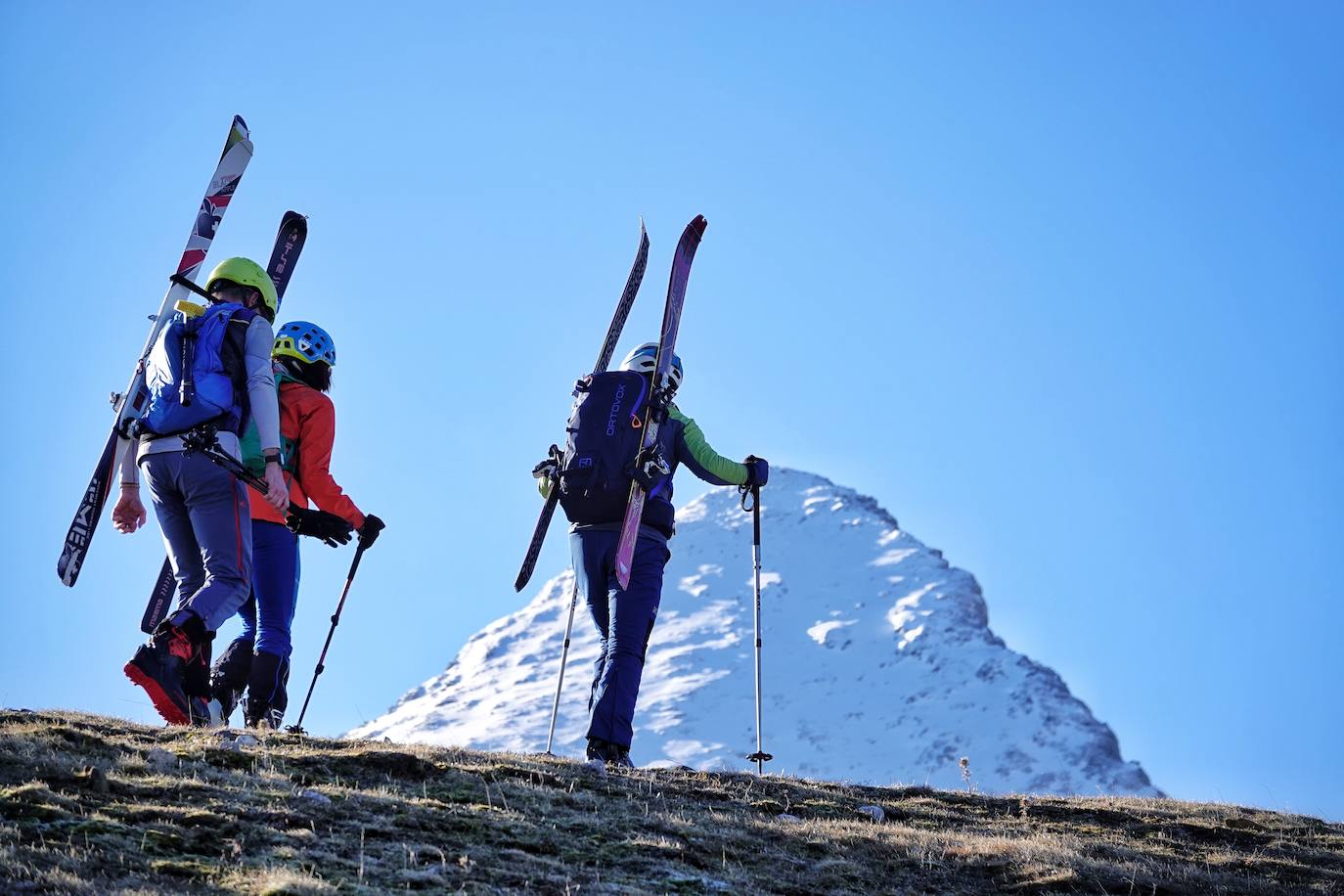 La carrera de esquí de montaña reúne este fin de semana a 120 participantes de toda España y Europa en el macizo de Andara, en los Picos
