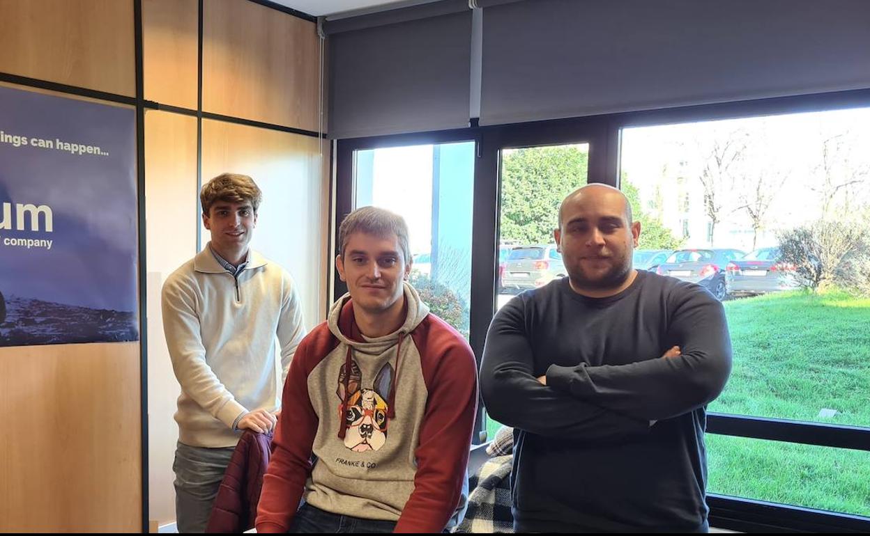 Andrés Esteban, Ángel Colao y Miguel Vázquez, de Aritium. 