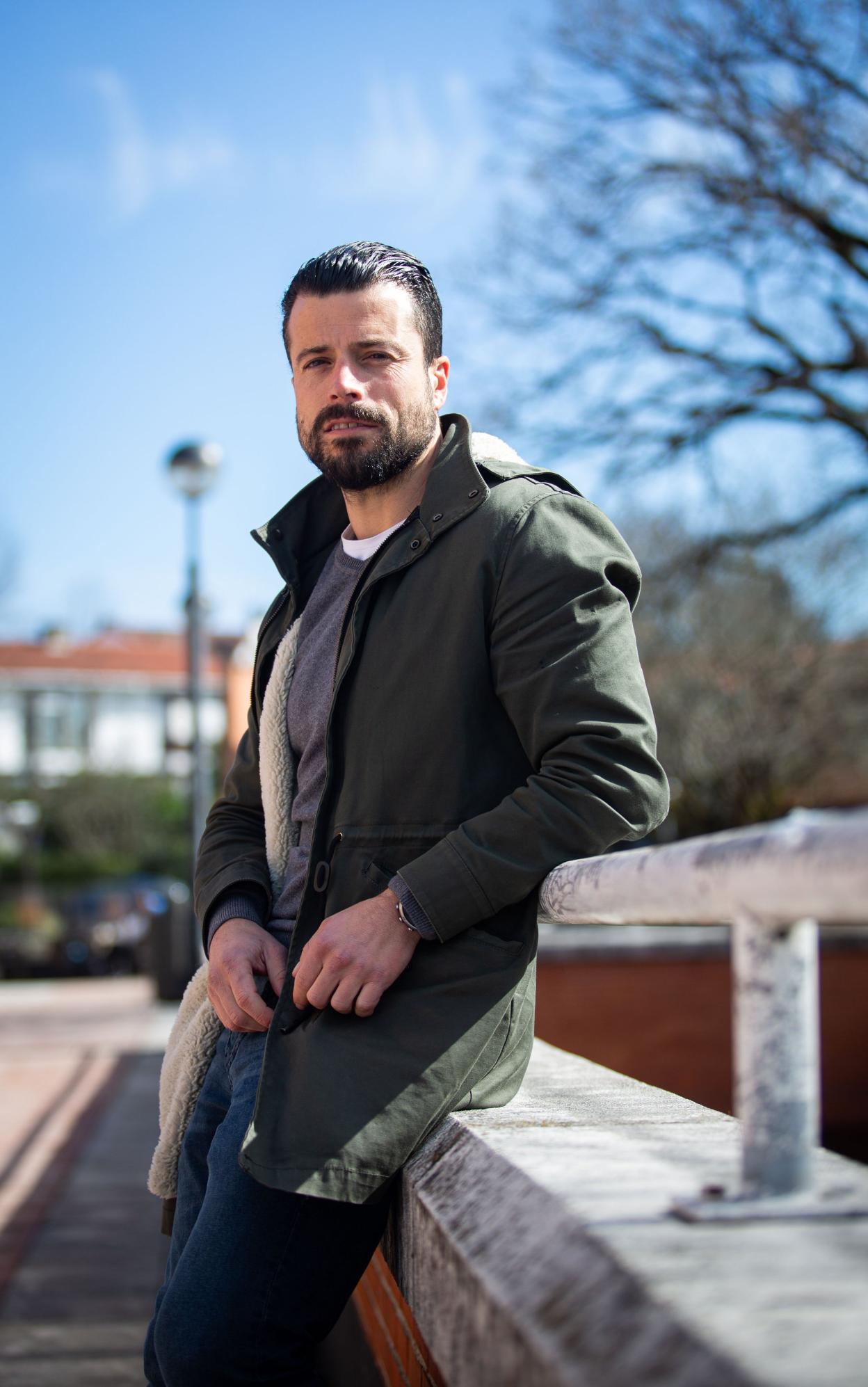 Luis Rodríguez, en la plaza de La Fresneda. 