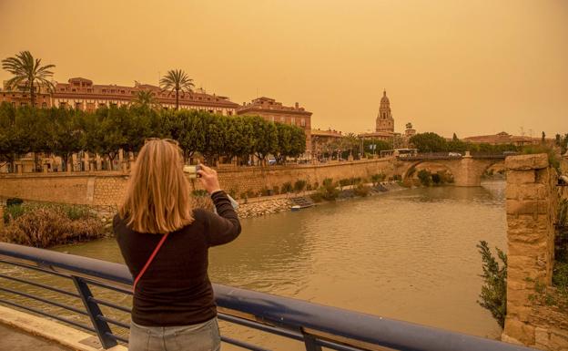 Murcia, con una estampa más propia de Marte. 