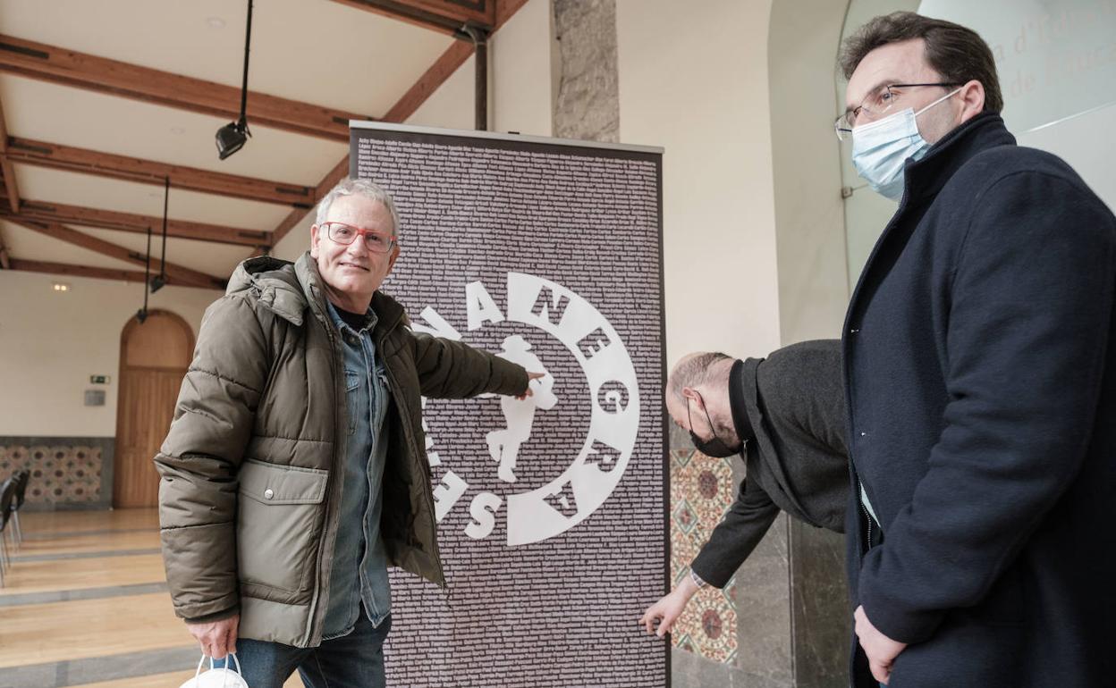 Ángel de la Calle, Miguel Barrero y Manuel Vallina, en la presentación de la Semana Negra de este año.