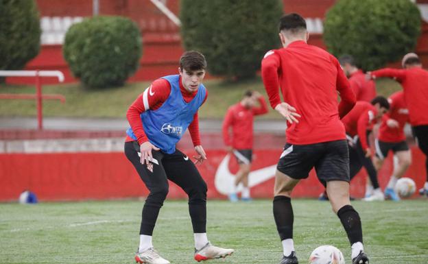 Pablo García, durante el entrenamiento de esta mañana, en Mareo