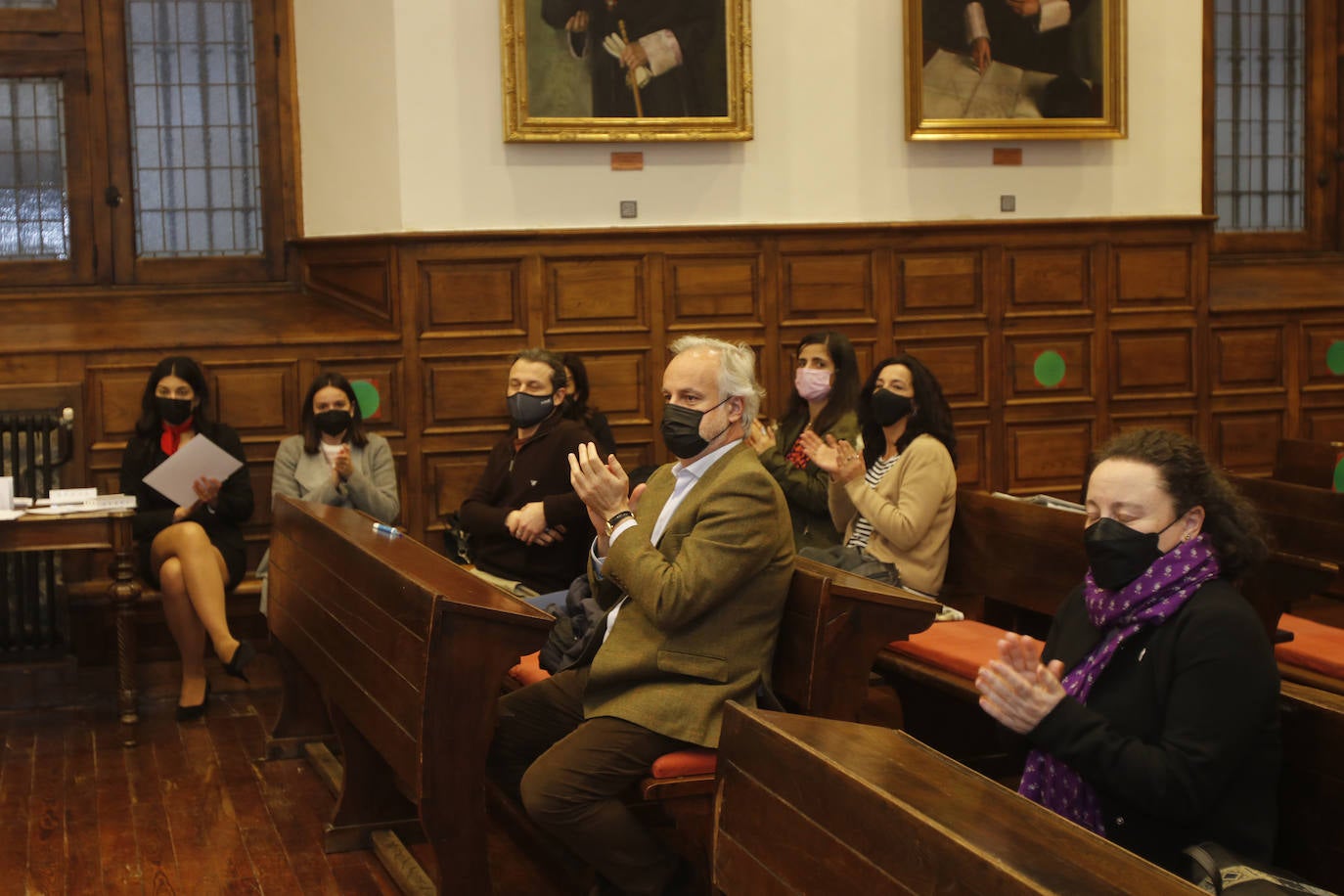 Los ganadores en la categoría de más de 18 años conquistaron al jurado con un proyecto de pastelería personalizada en el momento.