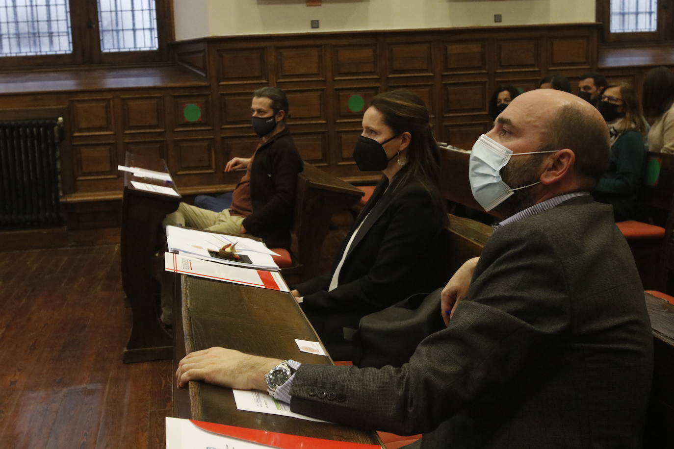 Los ganadores en la categoría de más de 18 años conquistaron al jurado con un proyecto de pastelería personalizada en el momento.