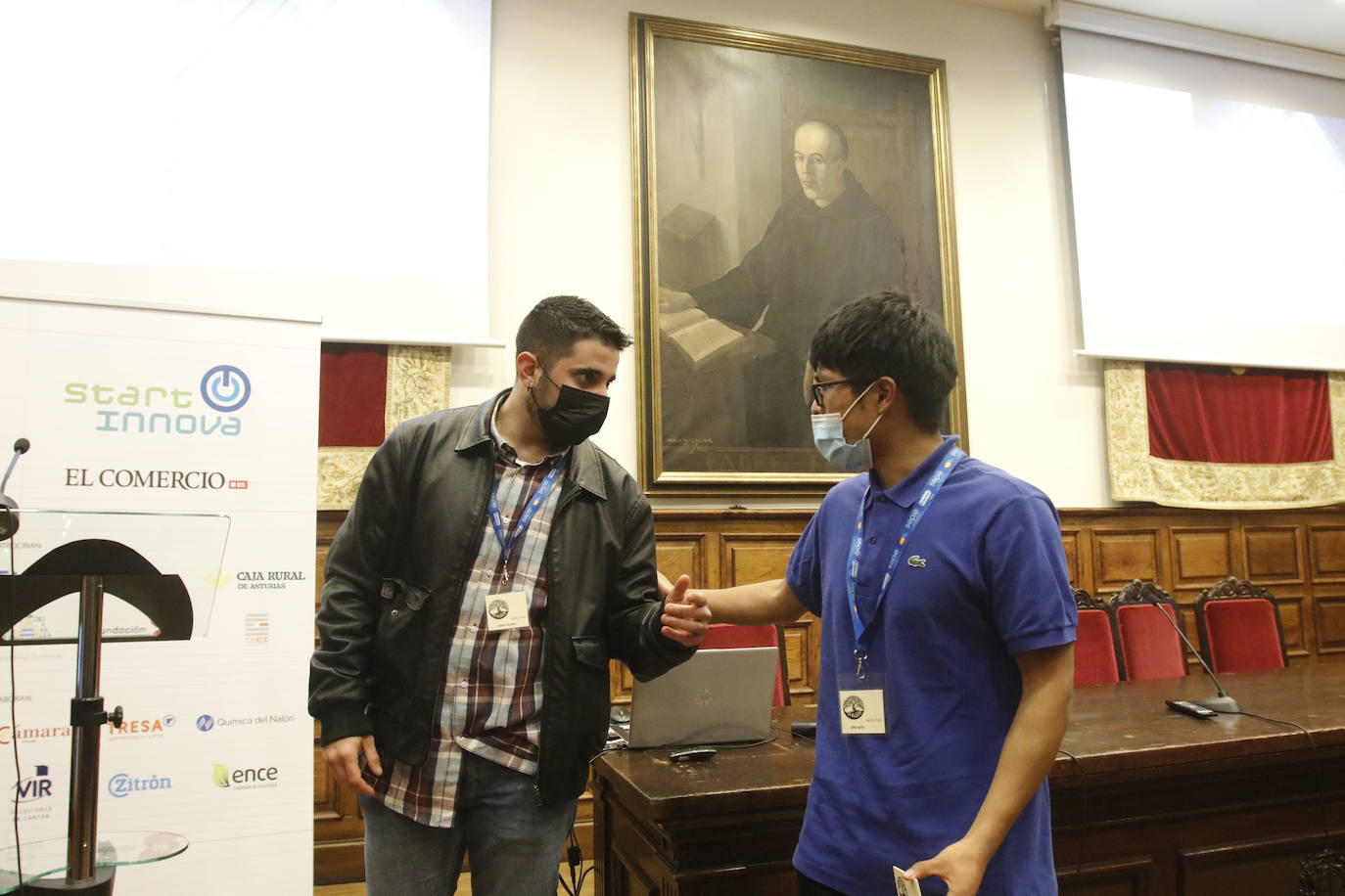 Los ganadores en la categoría de más de 18 años conquistaron al jurado con un proyecto de pastelería personalizada en el momento.