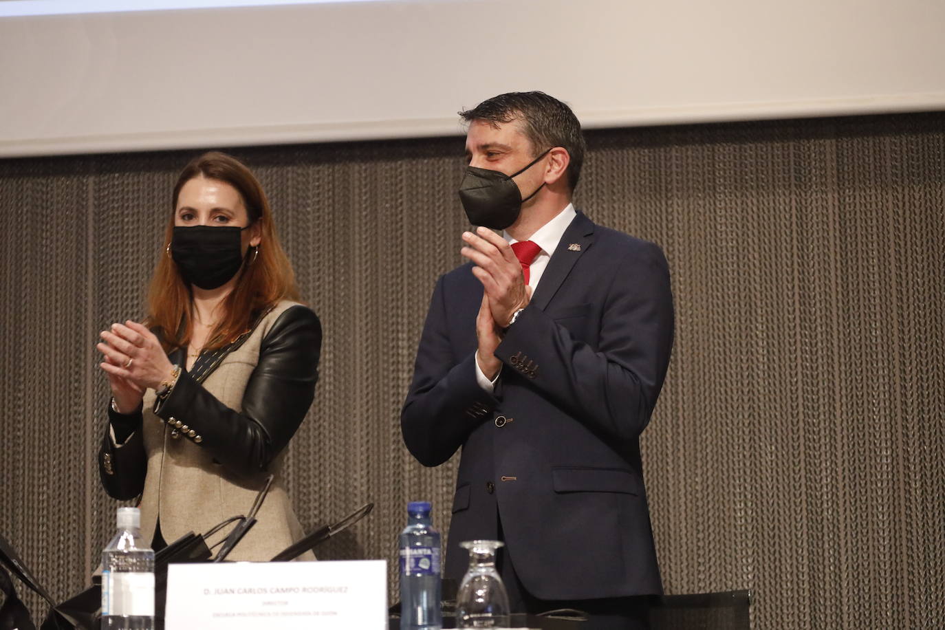 La Escuela Politécnica de Ingeniería (EPI) de Gijón celebró este viernes, a las 18 horas, la ceremonia de entrega de diplomas 2022. Este año fueron 400 los alumnos participantes. Al acto acudieron, entre otros, el rector, Ignacio Villaverde, y el director de la EPI, Juan Carlos Campo. El discurso de graduación, por su parte, corrió a cargo de Jaime Argüelles Álvarez, consejero delegado de DF-Duro Felguera, antiguo alumno de la Escuela de Ingeniería Industrial.