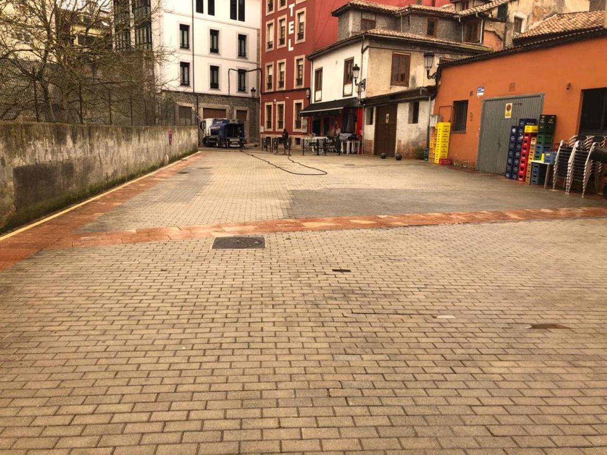 Cangas de Onís cierra al tráfico la zona del Borinquen para evitar