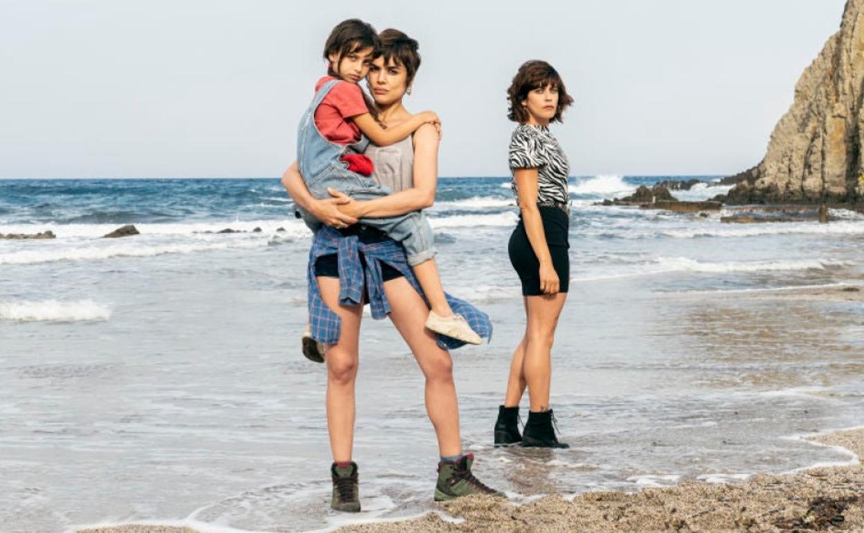 Adriana Uharte, Cosette Silguero y María León protagonizan 'Heridas. 