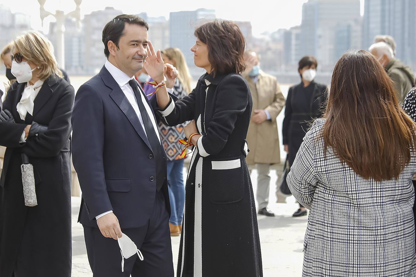 Familiares y amigos se reunieron este viernes en la iglesia de San Pedro para despedir a la gijonesa Elisa Fernández-Escandón, fallecida el pasado lunes en Madrid.