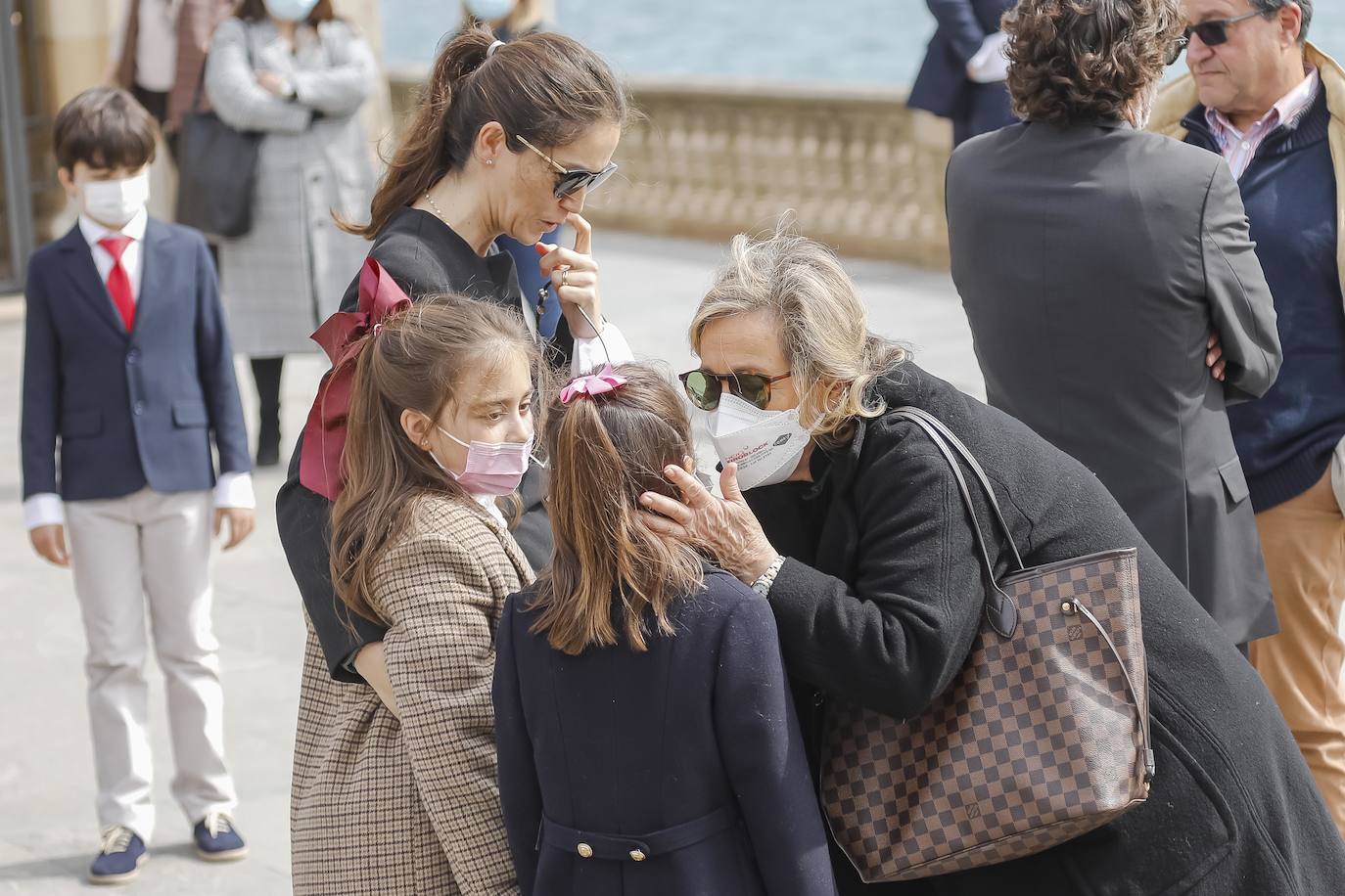 Familiares y amigos se reunieron este viernes en la iglesia de San Pedro para despedir a la gijonesa Elisa Fernández-Escandón, fallecida el pasado lunes en Madrid.