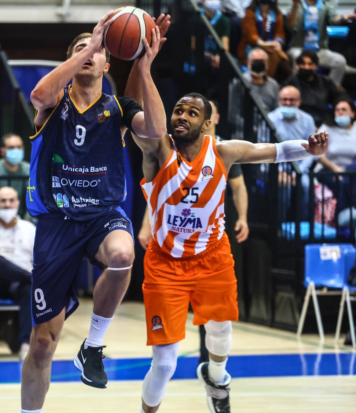 Fotos: Las mejores imágenes del Unicaja Banco Oviedo - Leyma