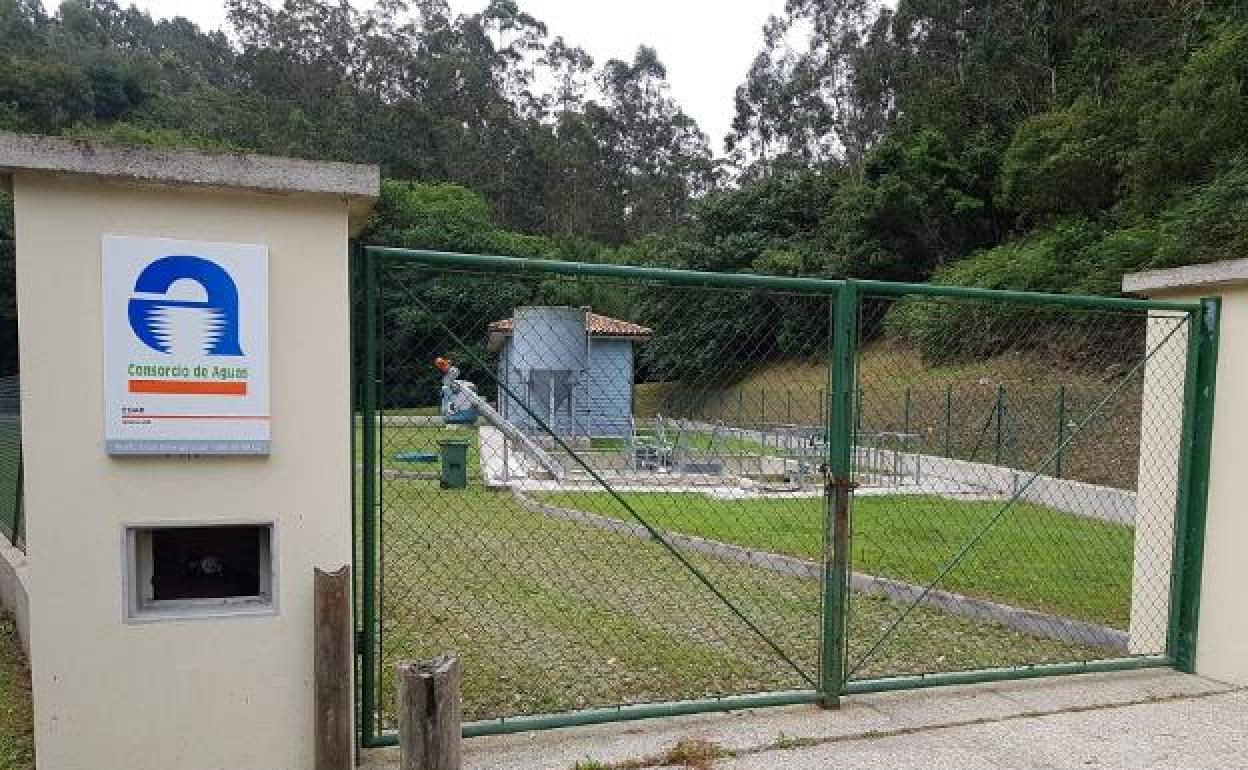 Instalaciones de la depuradora de Novellana, en Cudillero.
