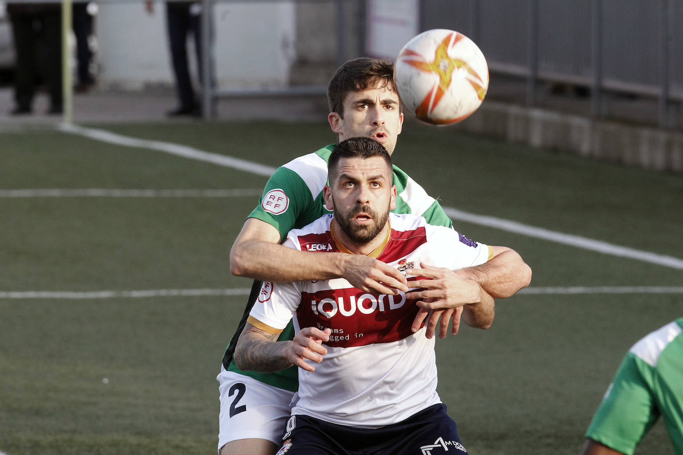 El Gijón Industrial encajó una derrota este miércoles en Santa Cruz ante el Llanes por 1-3 , uno de los equipos de la zona alta de la tabla de Tercera División. Los gijoneses están metidos en la zona de descenso.
