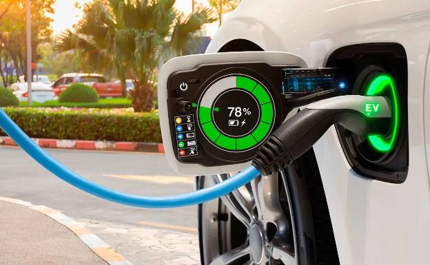 Madrid es donde más coches eléctricos se venden, y Barcelona donde hay más puntos de recarga