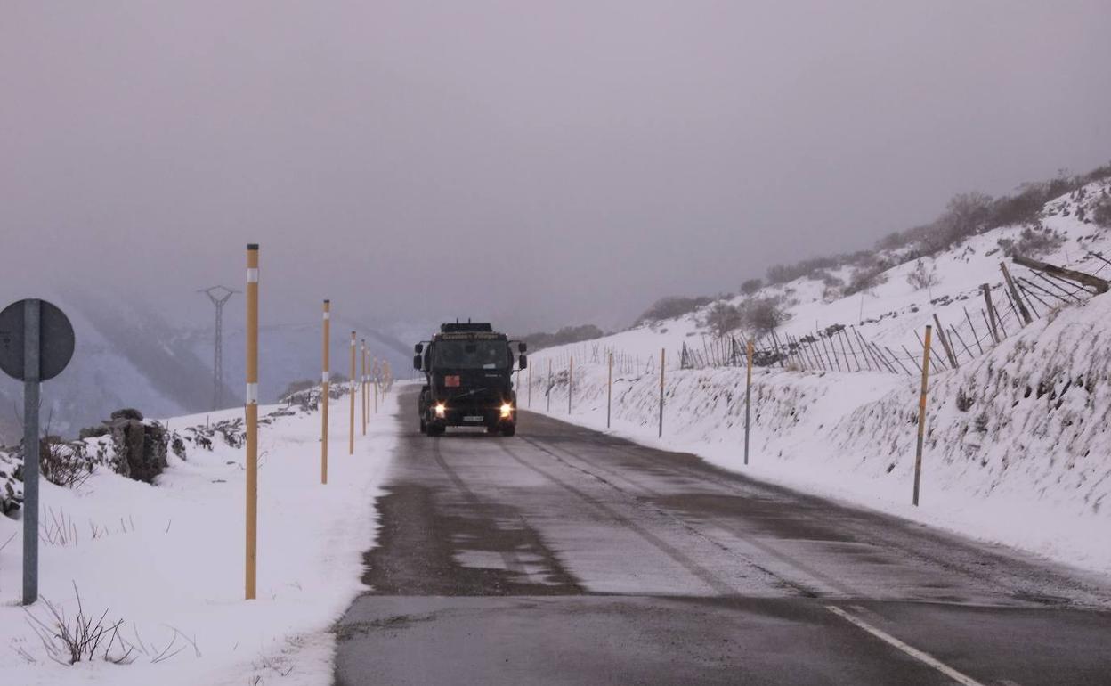 Leitariegos registra este sábado una temperatura de 5,7 grados bajo cero.