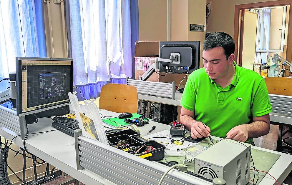 El alumno César Capelo del IES Sánchez Lastra.