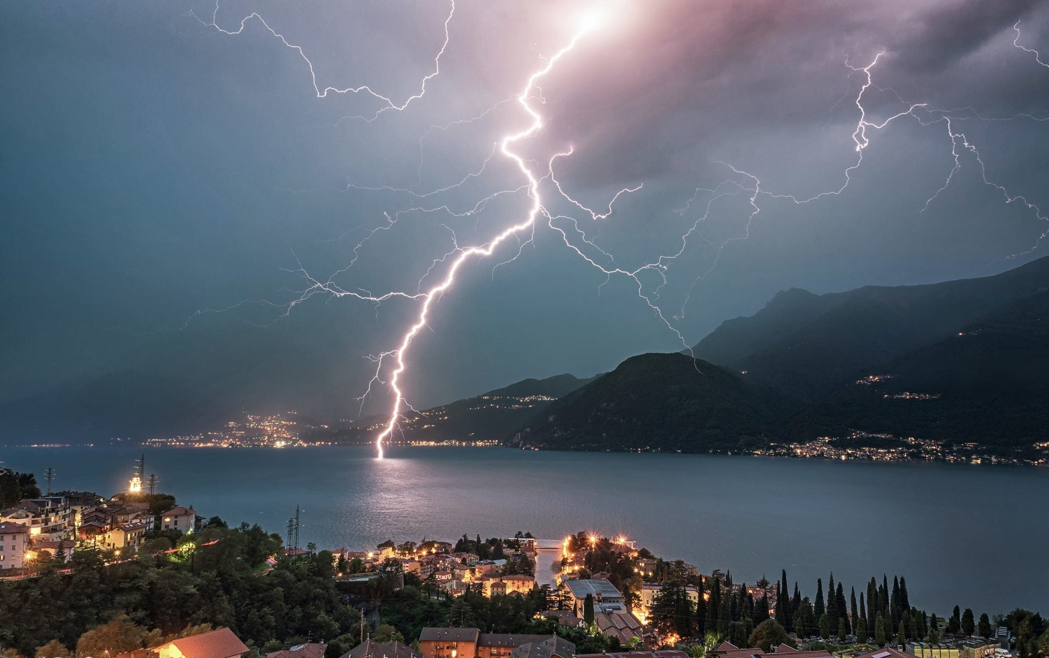 'Thunderstorm', en Bellano, Lake Como.