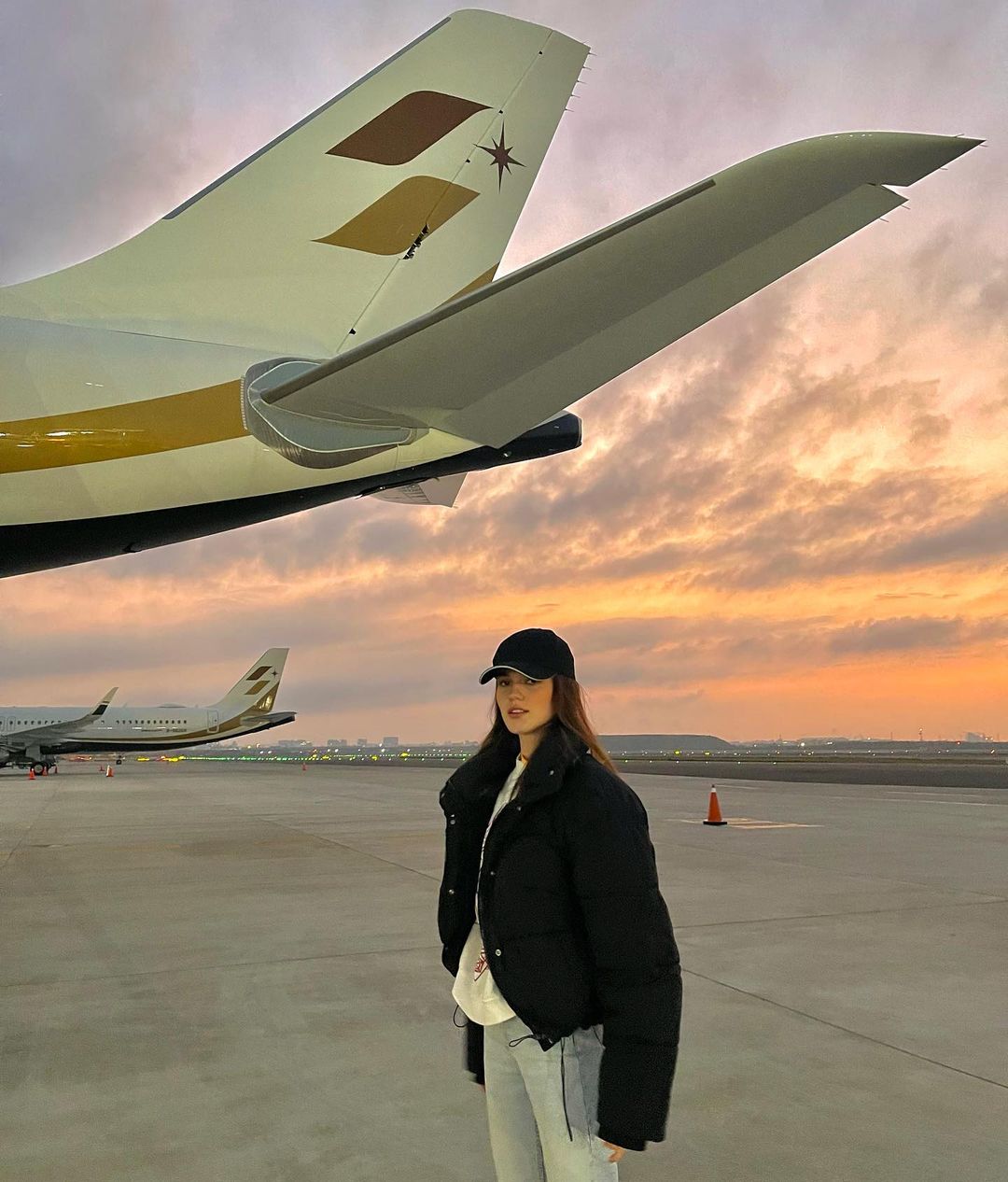 Ambos viajan mucho por trabajo. 