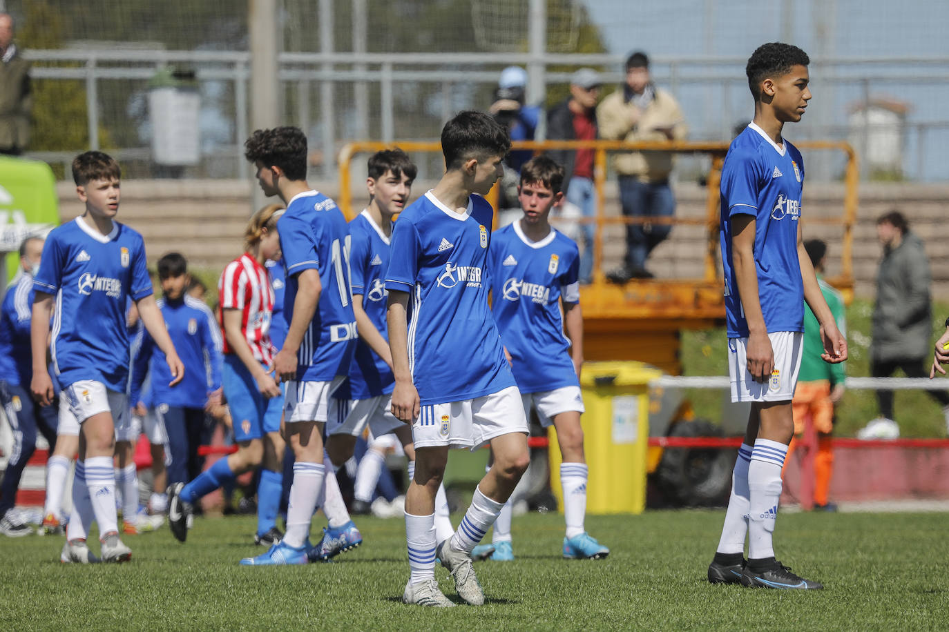 Fotos: Las mejores imágenes del derbi asturiano infantil y alevín