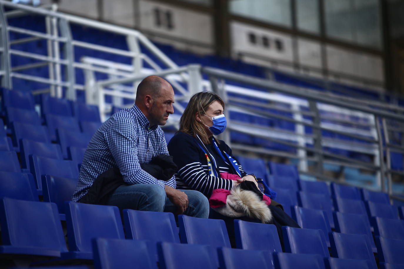 El conjunto azul se llevó la victoria en el Carlos Tartiere gracias a un gol de Bastón.