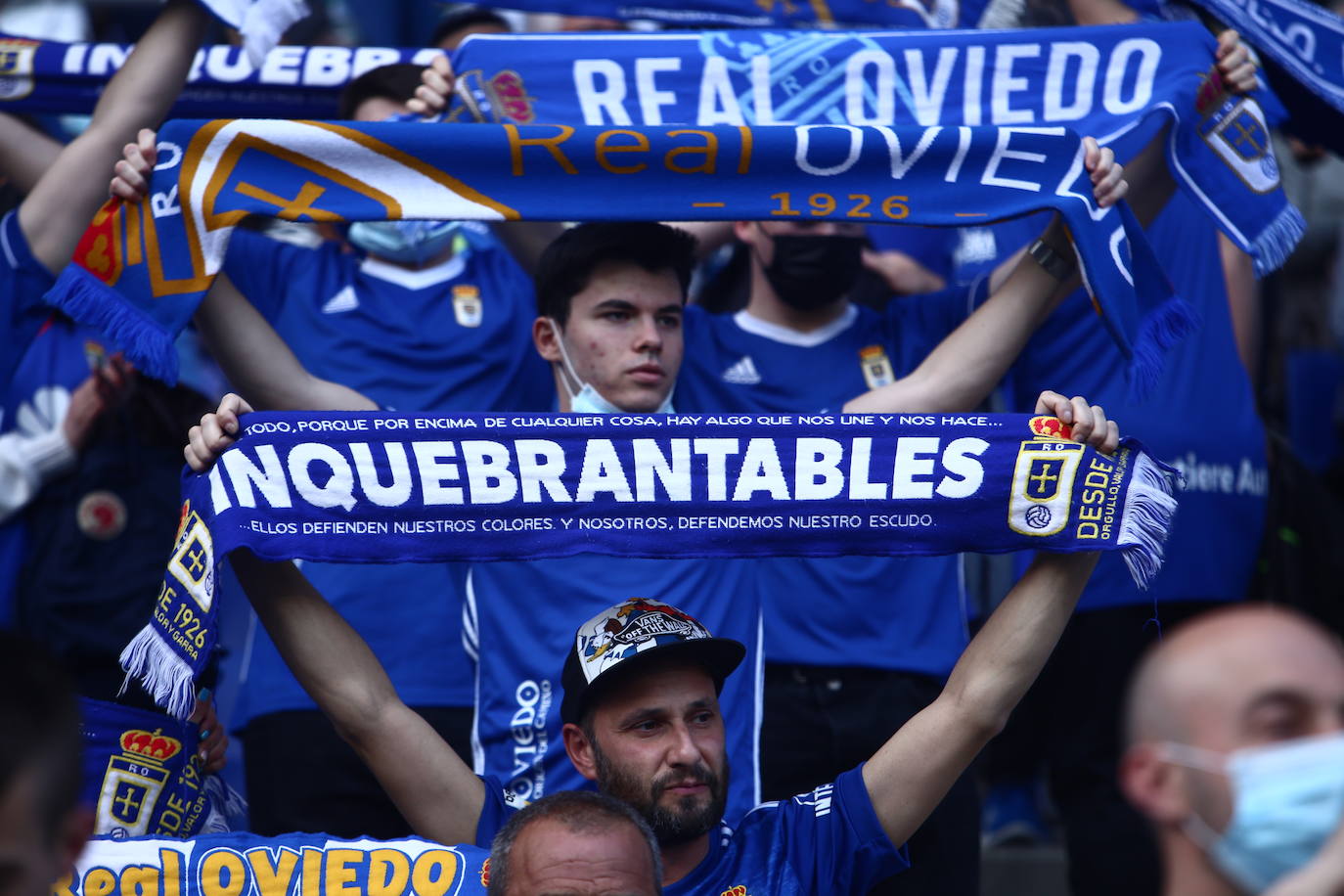 El conjunto azul se llevó la victoria en el Carlos Tartiere gracias a un gol de Bastón.