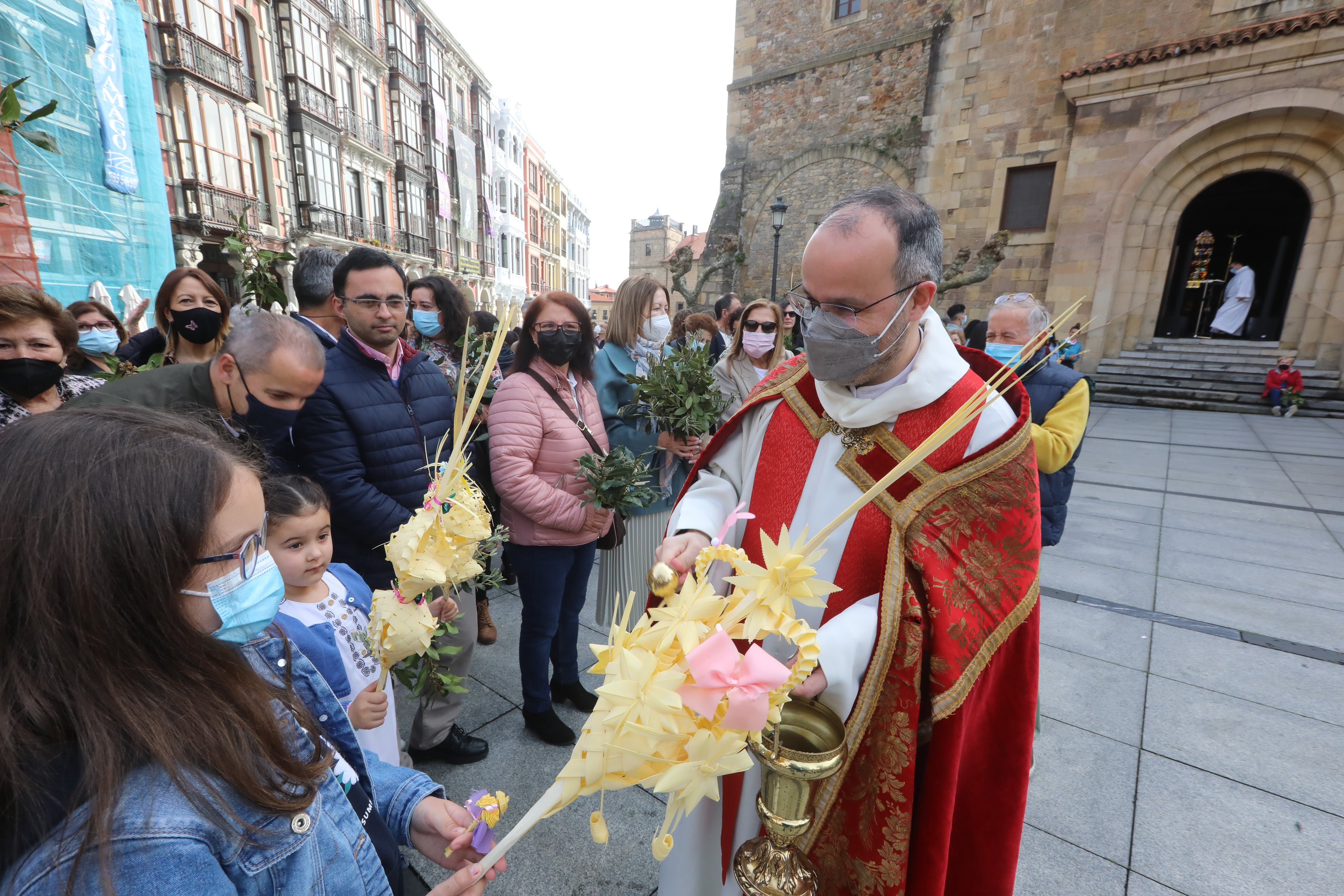 Fotos: Avilés recupera el Domingo de Ramos