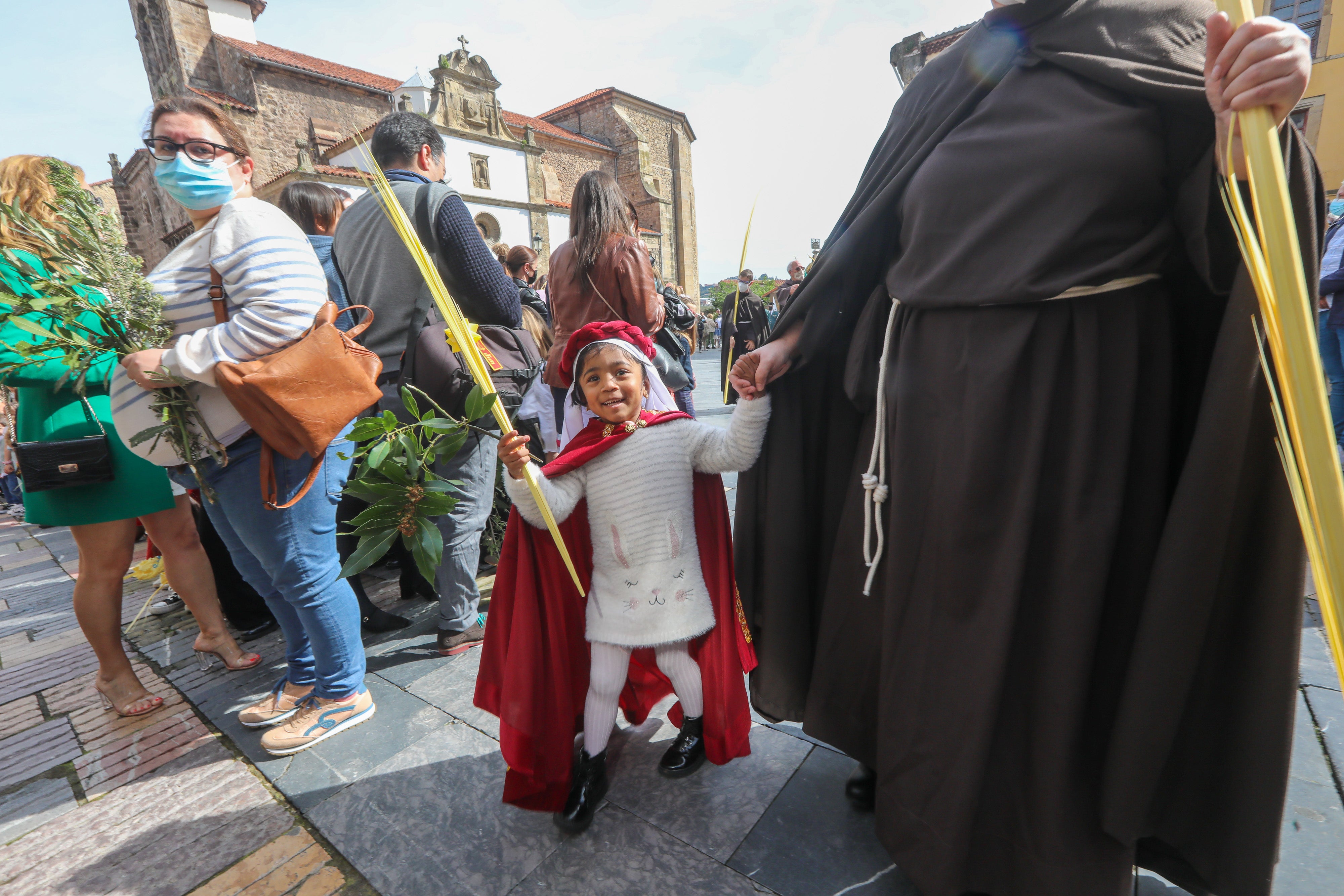 Fotos: Avilés recupera el Domingo de Ramos