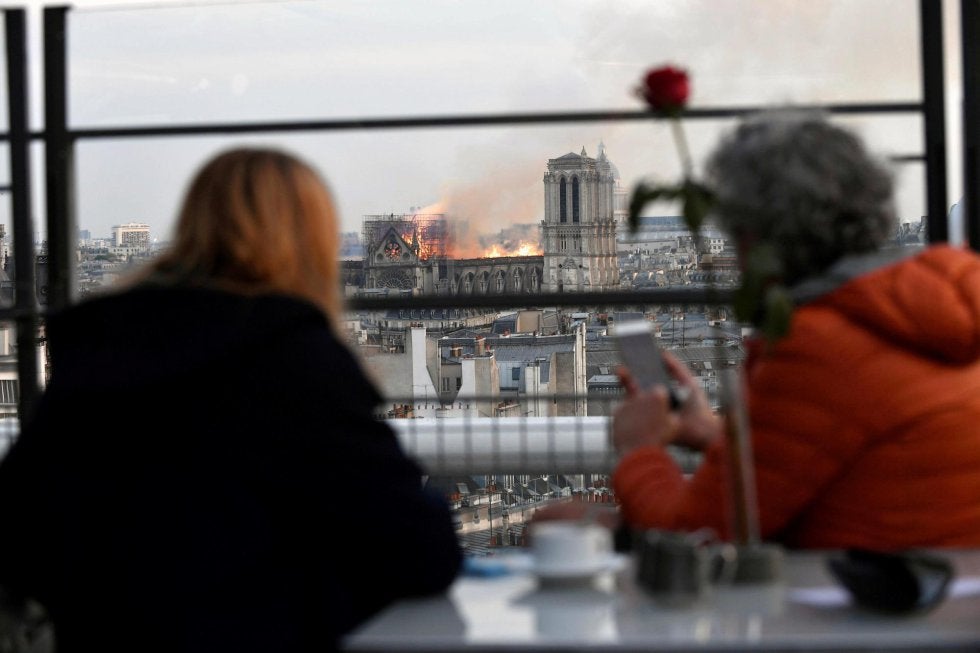 El 15 de abril de 2019 asistíamos atónitos al incendio de Notre Dame de París, la catedral más famosa del mundo. Sin duda una de las catástrofes artísticas más graves de la historia. Tres años después, las obras avanzan a buen ritmo y se espera que el templo reabra el 15 de abril de 2024. La fase inicial acabará este mismo verano.