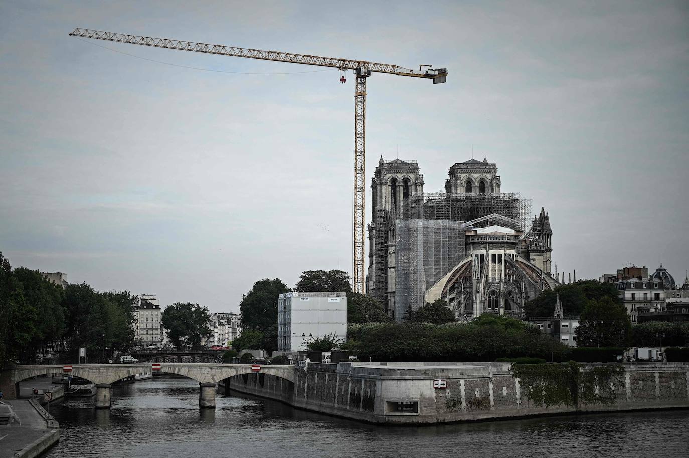 El 15 de abril de 2019 asistíamos atónitos al incendio de Notre Dame de París, la catedral más famosa del mundo. Sin duda una de las catástrofes artísticas más graves de la historia. Tres años después, las obras avanzan a buen ritmo y se espera que el templo reabra el 15 de abril de 2024. La fase inicial acabará este mismo verano.