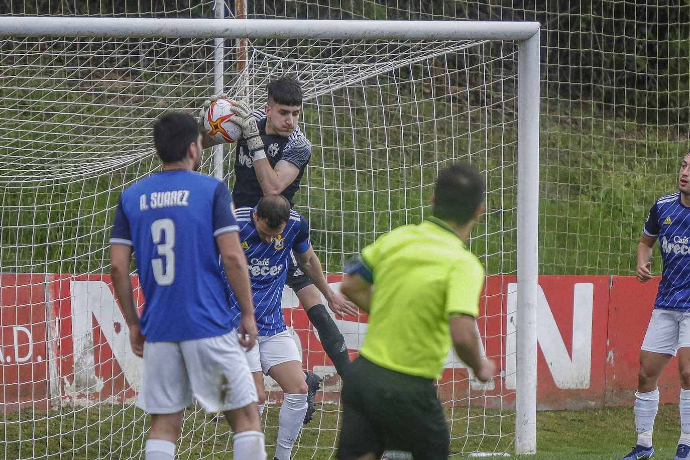 Fotos: Las mejores imágenes del partido entre el Sporting B y el Mosconia