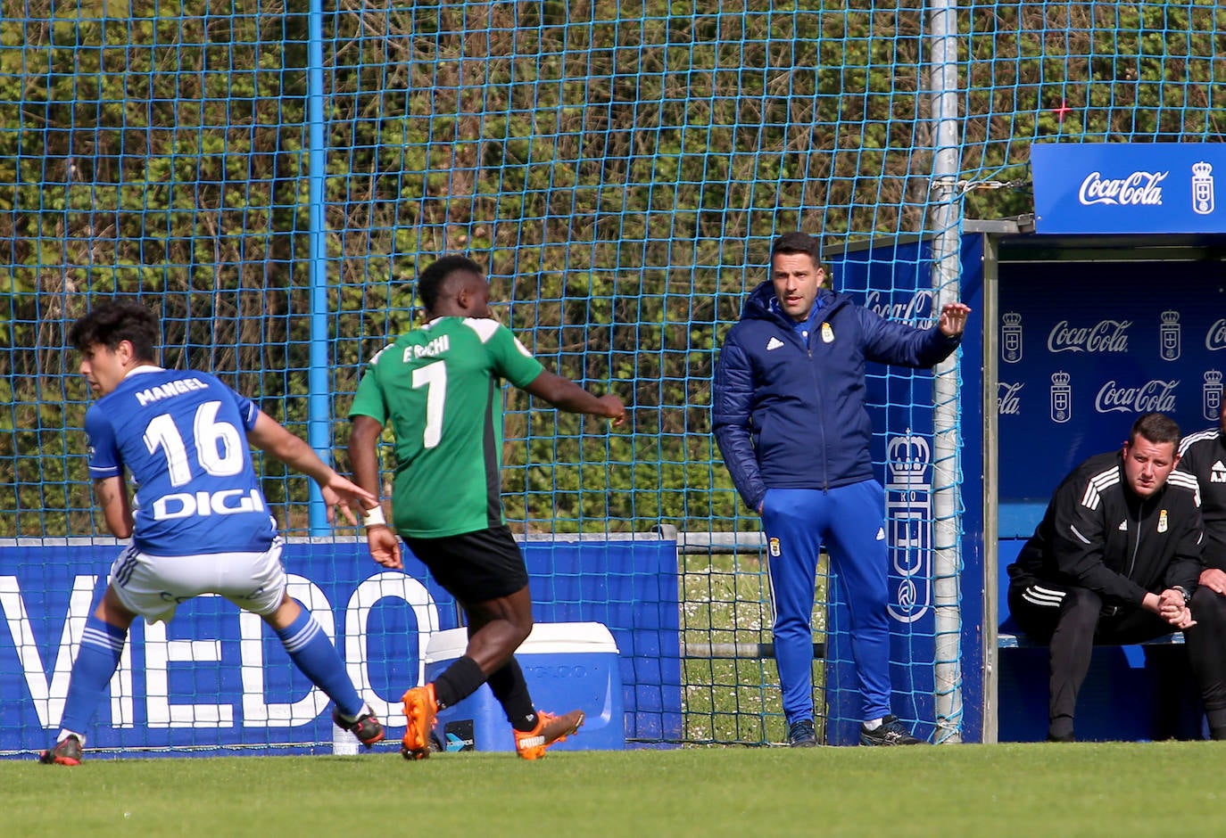 Fotos: Las mejores imágenes del Oviedo B - Llanes