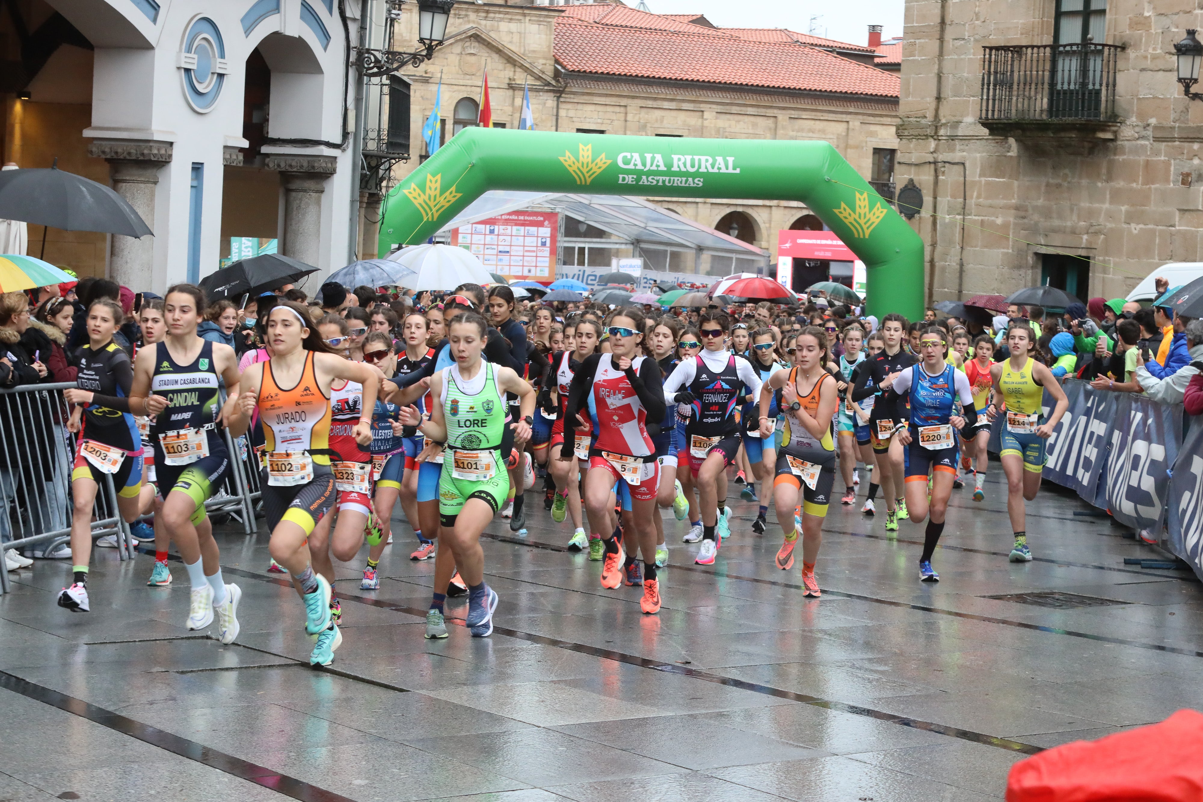 Fotos: El Duatlón vence a la lluvia en su primera jornada