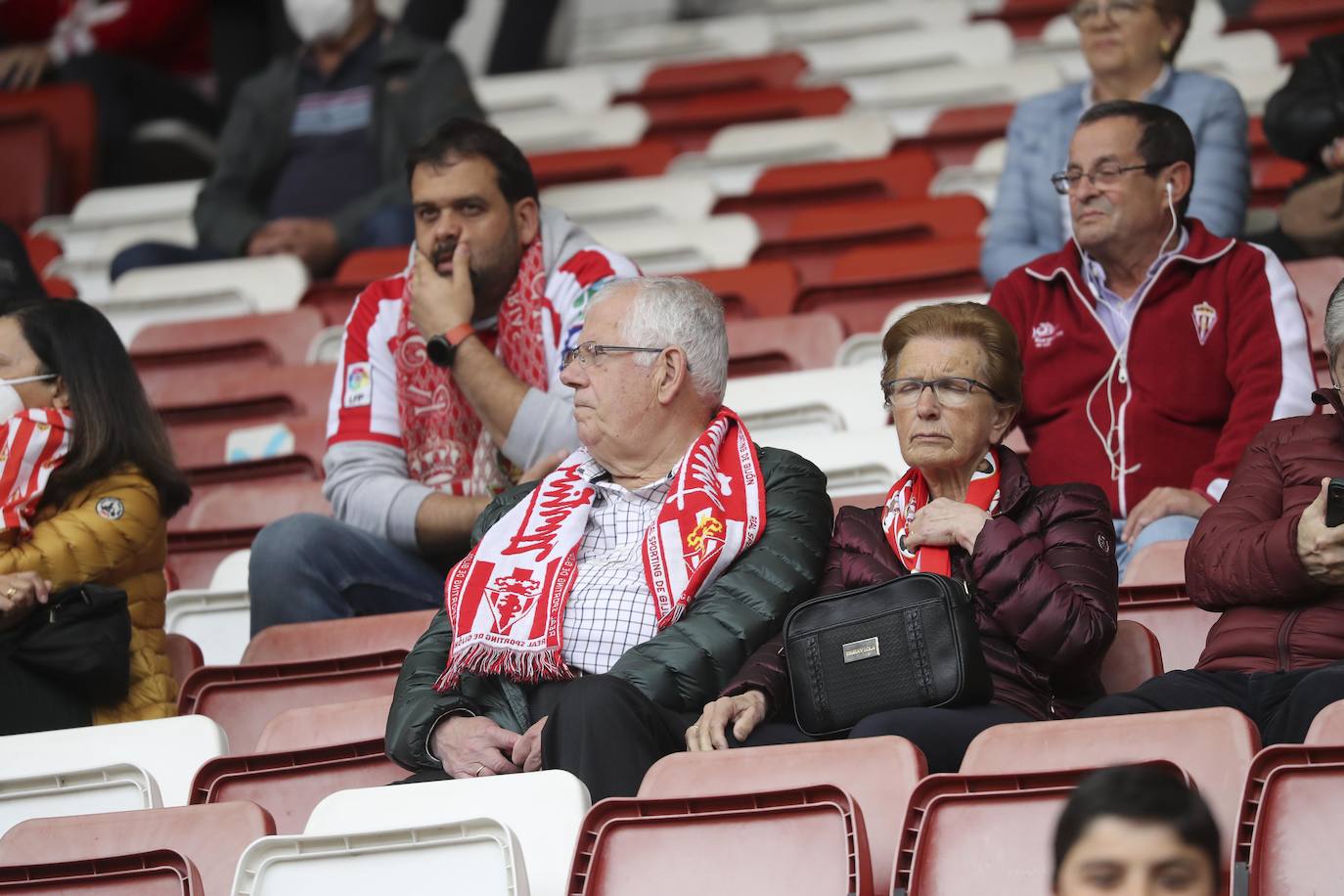 Fotos: ¿Estuviste en el Sporting - Ibiza? ¡Búscate!