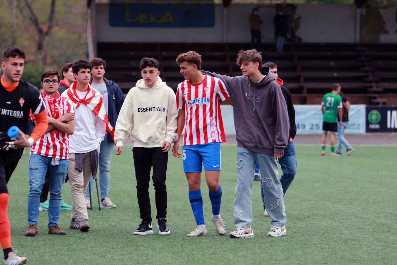 Fotos: Las mejores imágenes del Lenense - Sporting B