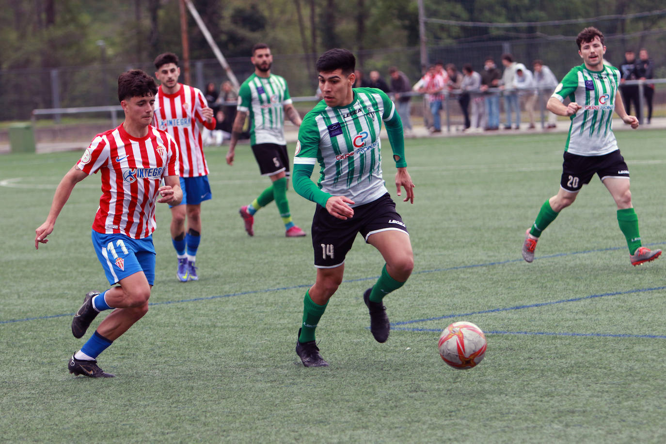 Fotos: Las mejores imágenes del Lenense - Sporting B