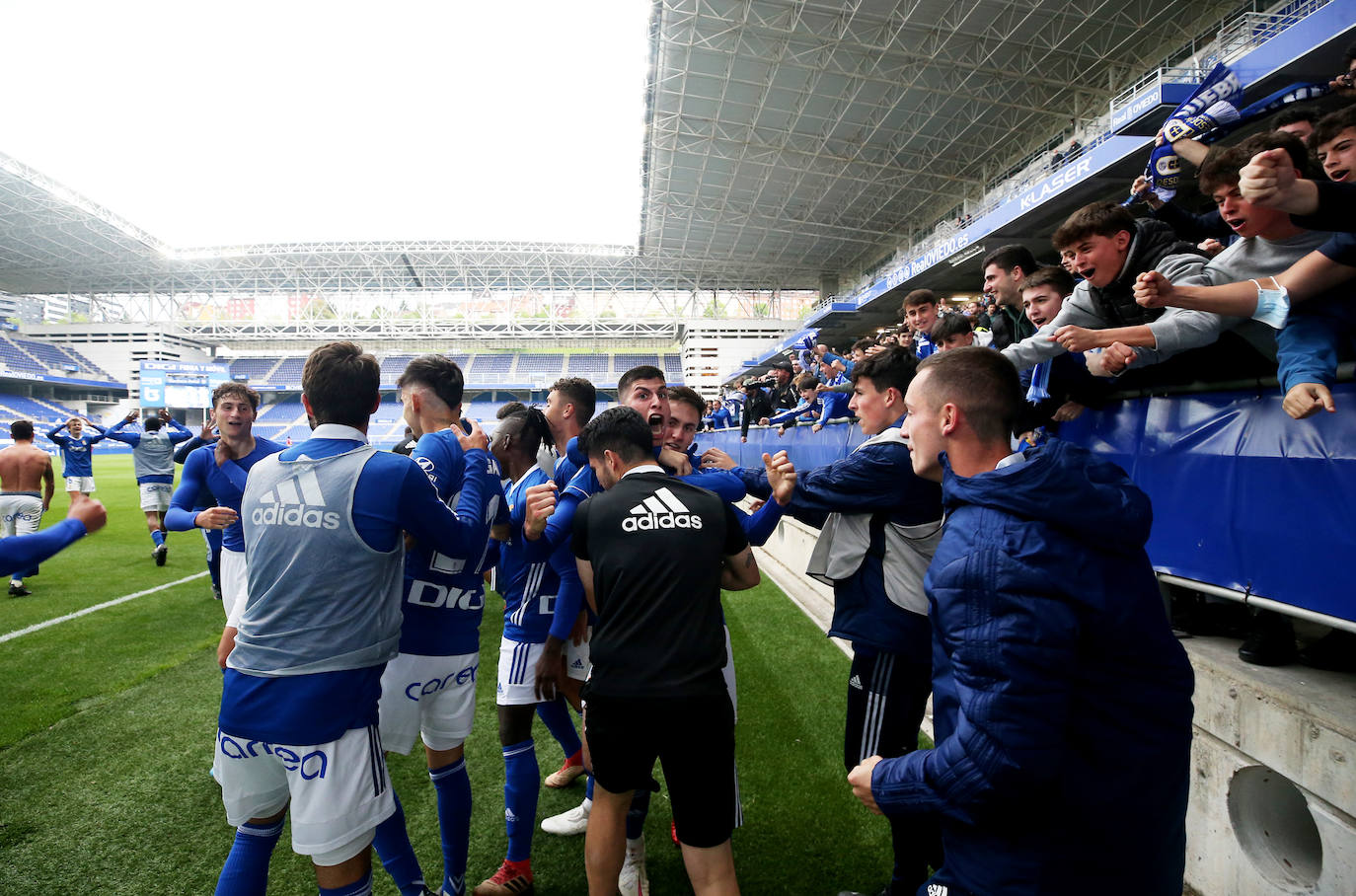 El Oviedo B ha conseguido el ansiado ascenso a Segunda RFEF ante el Colunga en un encuentro disputado en el Tartiere 