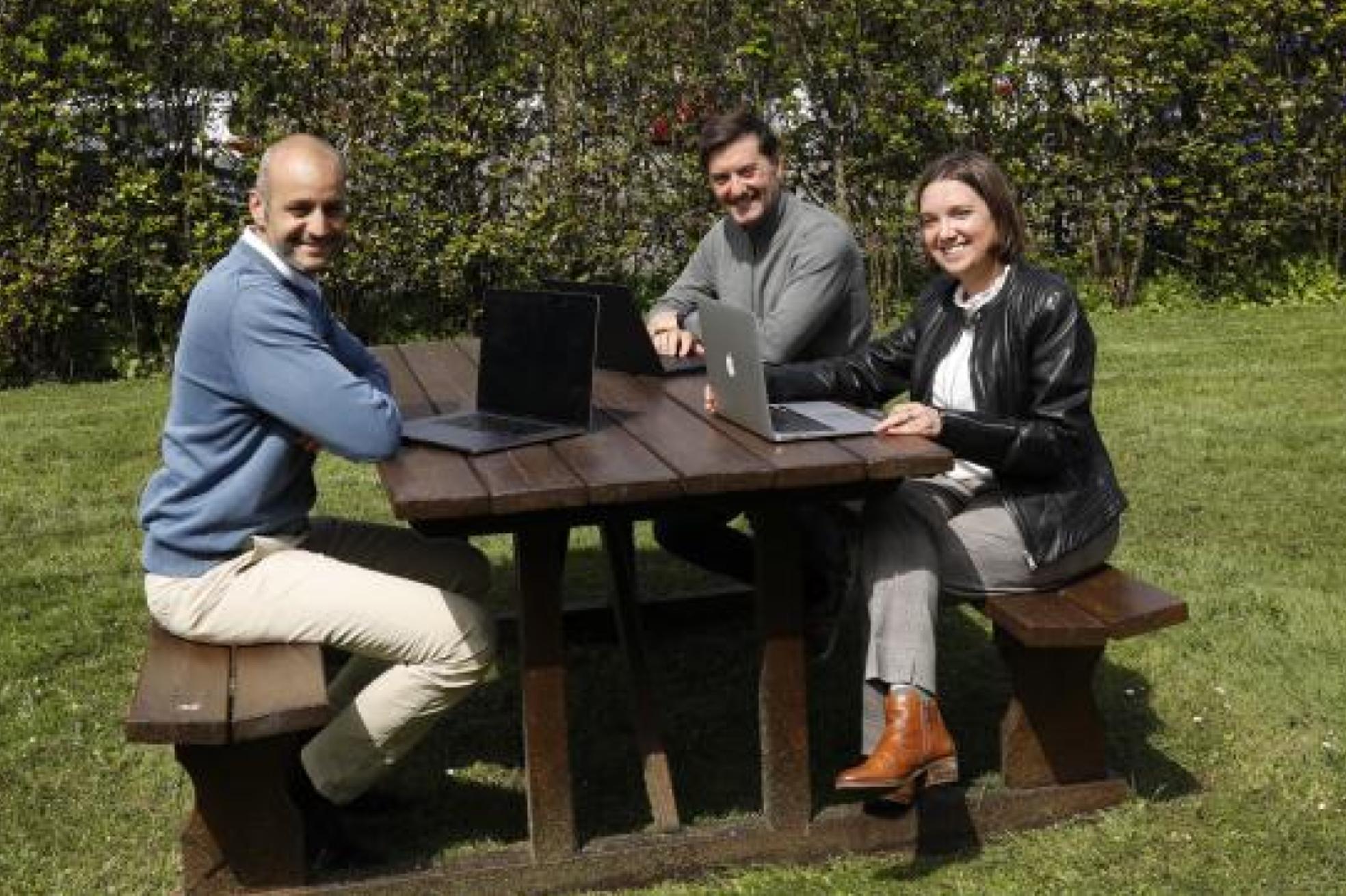 Claudio Hidalgo, Rafael Permuy y Noelia Martínez, de la empresa Microviable.