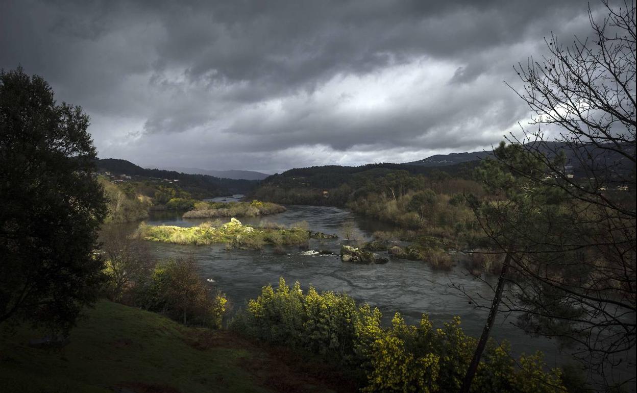 El río Miño a la altrura de la localidad pontevedresa de Arbo.