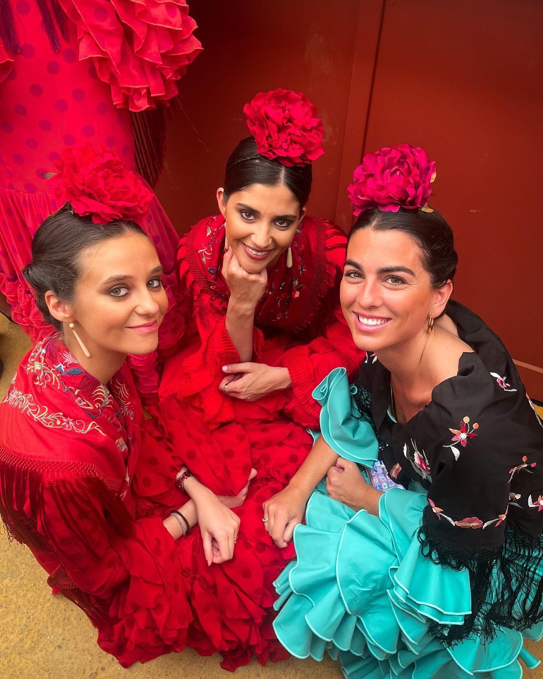 Victoria Federica, convertida en toda una 'it girl', posaba junto a sus amigas en la Feria.
