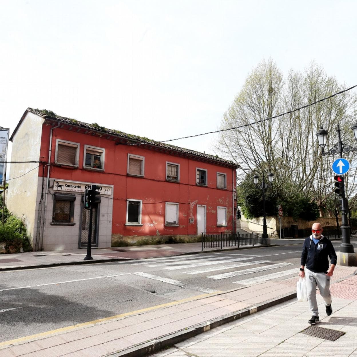 El barrio de La Tenderina de Oviedo «está lleno de casas abandonadas con  okupas» | El Comercio: Diario de Asturias