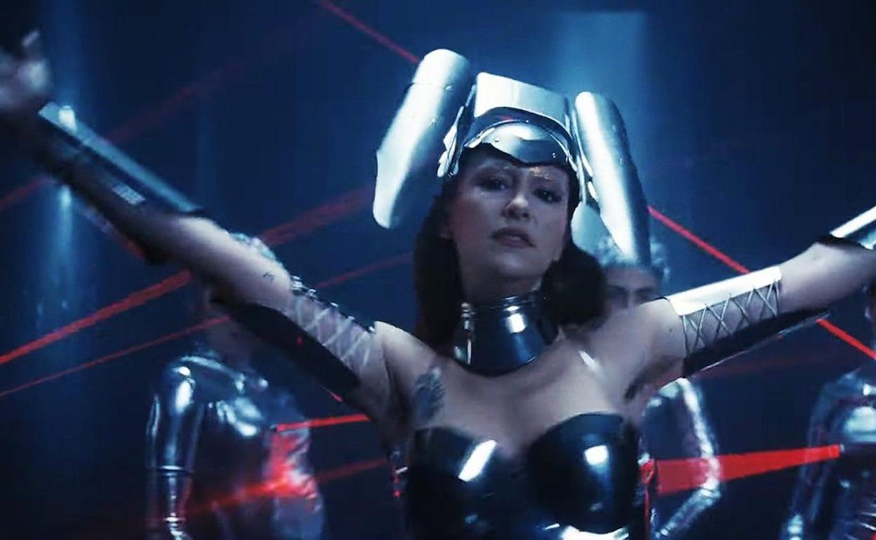 Rigoberta Bandini, en una imagen del videclip de 'Ay, mamá' 