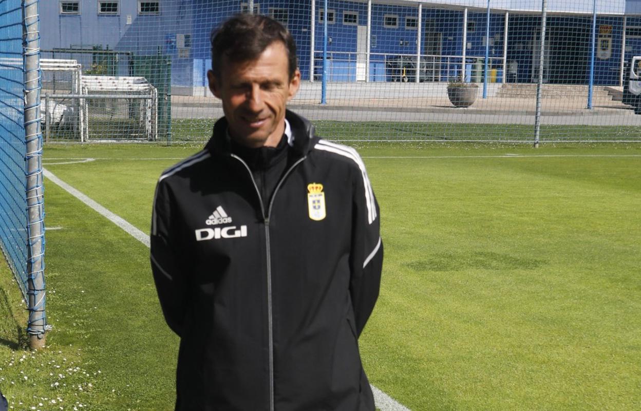 El técnico José Ángel Ziganda, en la mañana de ayer, en El Requexón.