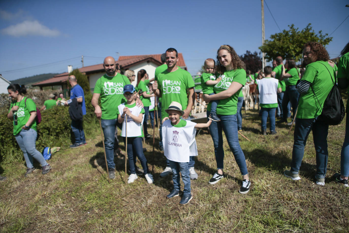 La feria ganadera se vivió este sábado con gran expectación y participación en una edición que devuelve a Llanera su identidad, tras el parón de su tradicional fiesta de San Isidro por la pandemia.